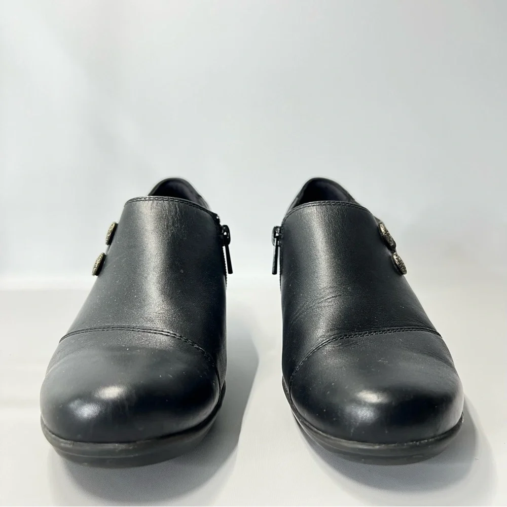 CLARKS Size Women's Emslie Warren Slip-On Loafer